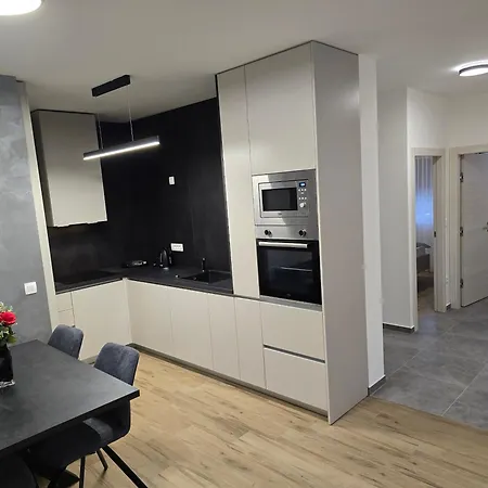 Apartman Fisbah II 2 Self Check-In, Free Private Parking Osijek Exterior photo