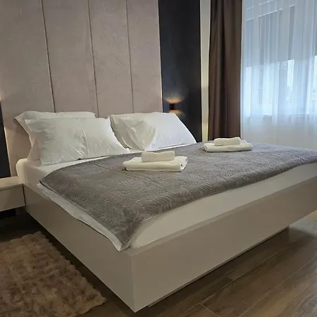 Apartman Fisbah II 2 Self Check-In, Free Private Parking Osijek Exterior photo
