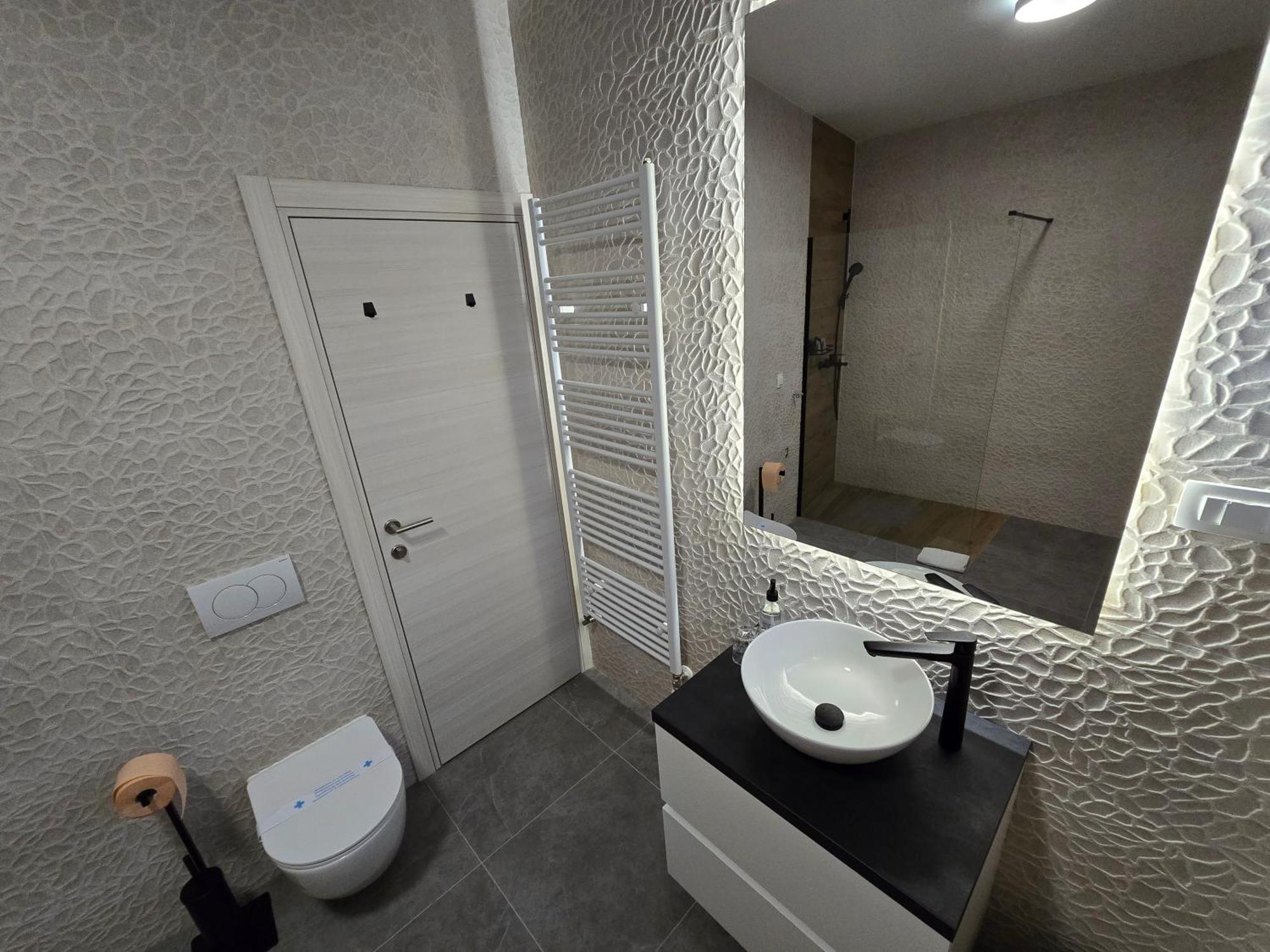 Apartman Fisbah Ii 2 Self Check-in, Free Private Parking Osijek