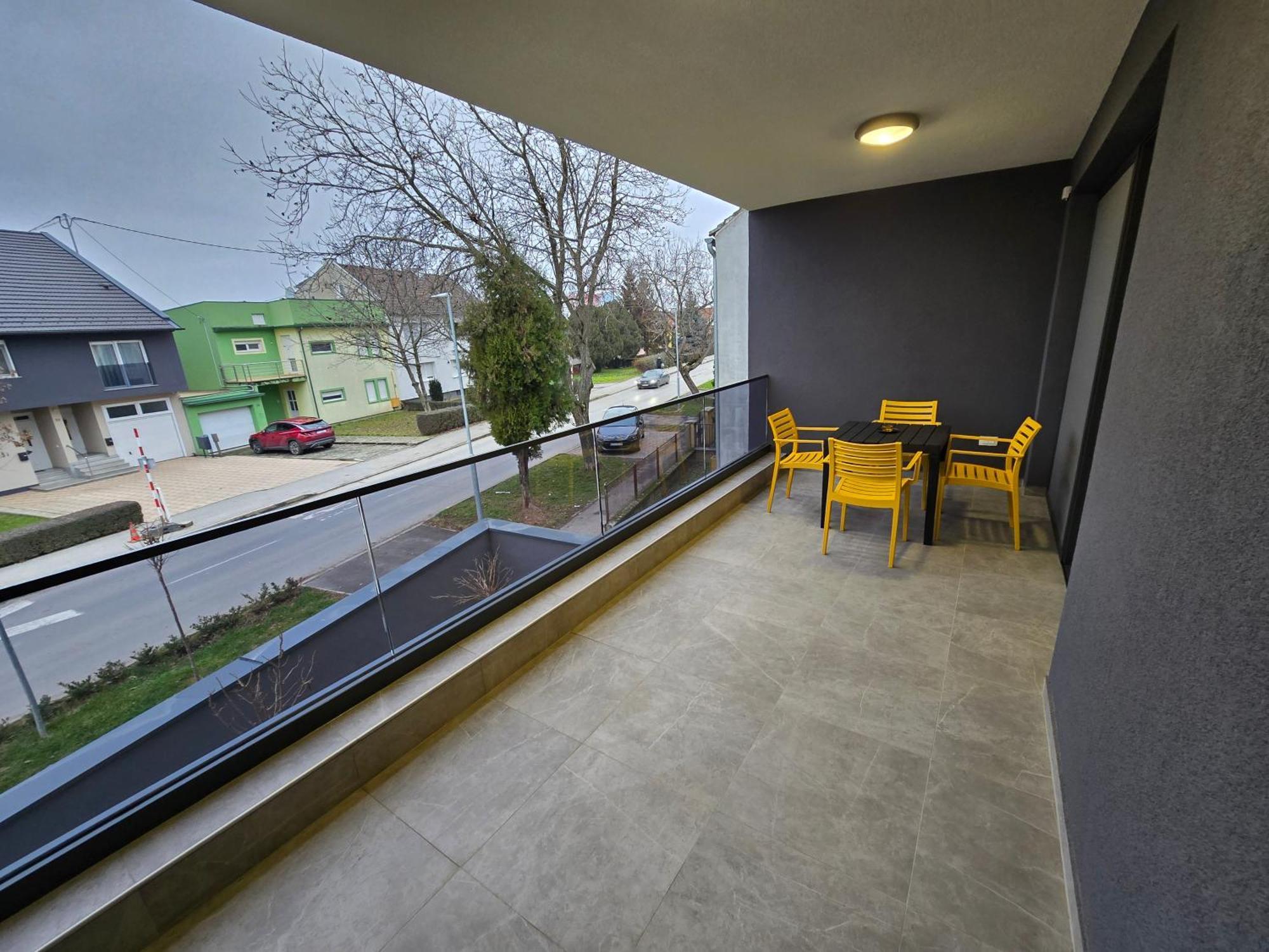 Apartmán Fisbah Ii 2 Self Check-in, Free Private Parking Osijek
